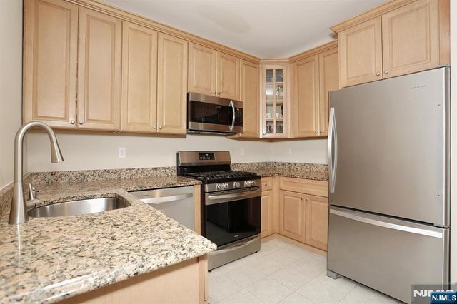 175 Rochelle Avenue 321, Rochelle Park, NJ 07662