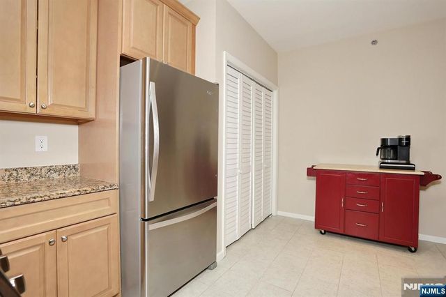 175 Rochelle Avenue 321, Rochelle Park, NJ 07662