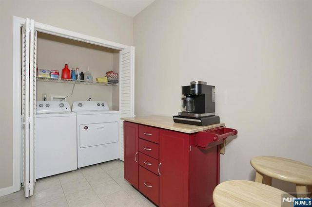 175 Rochelle Avenue 321, Rochelle Park, NJ 07662