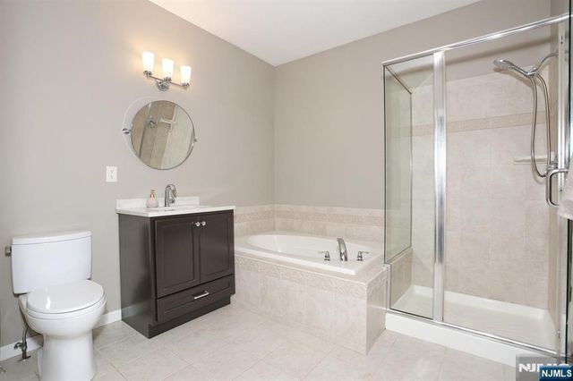 175 Rochelle Avenue 321, Rochelle Park, NJ 07662