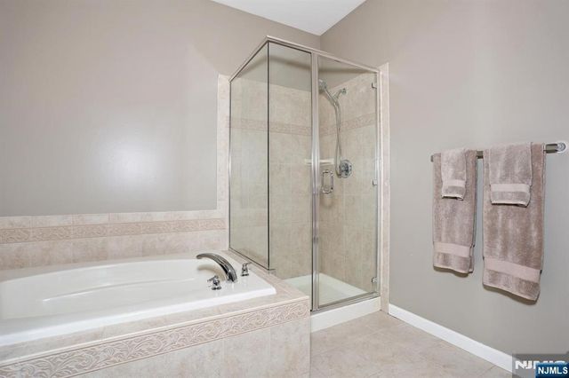 175 Rochelle Avenue 321, Rochelle Park, NJ 07662