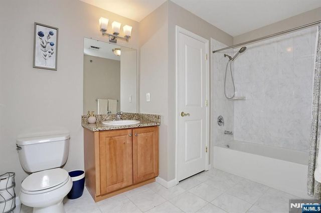 175 Rochelle Avenue 321, Rochelle Park, NJ 07662