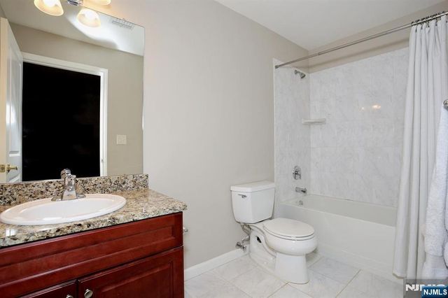 175 Rochelle Avenue 321, Rochelle Park, NJ 07662