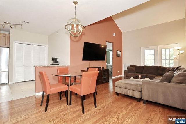 175 Rochelle Avenue 321, Rochelle Park, NJ 07662