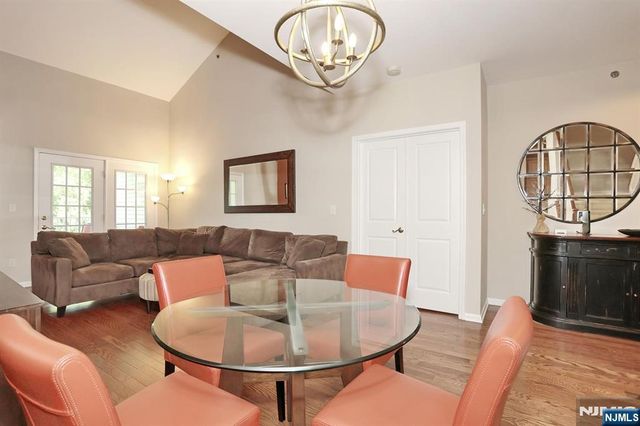 175 Rochelle Avenue 321, Rochelle Park, NJ 07662