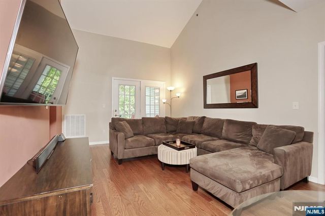 175 Rochelle Avenue 321, Rochelle Park, NJ 07662