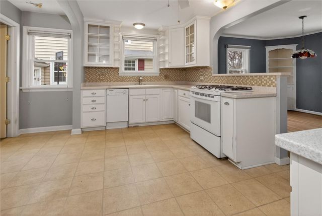 205 Thorncliffe Drive, Irondequoit, NY 14617