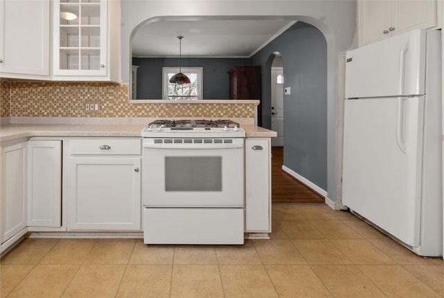 205 Thorncliffe Drive, Irondequoit, NY 14617