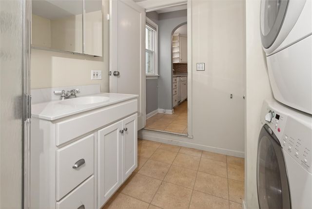 205 Thorncliffe Drive, Irondequoit, NY 14617