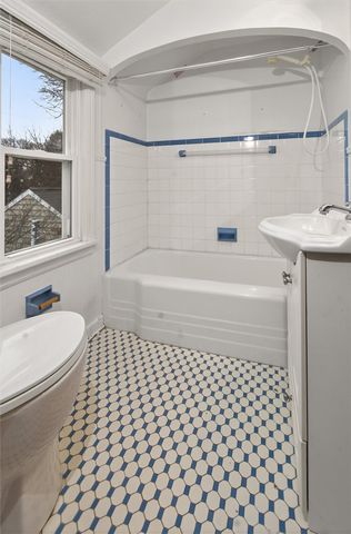 205 Thorncliffe Drive, Irondequoit, NY 14617