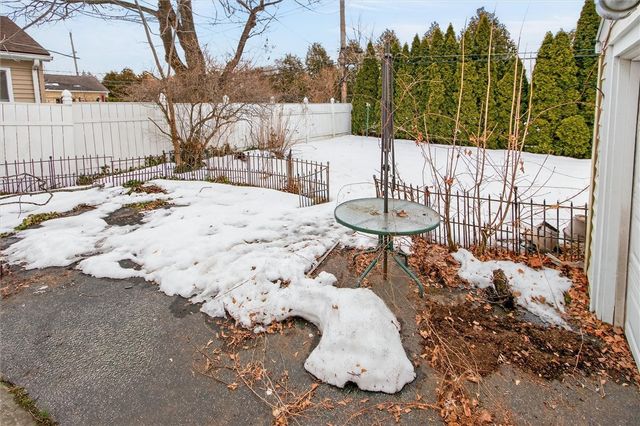 205 Thorncliffe Drive, Irondequoit, NY 14617