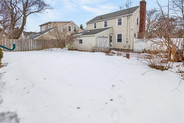 205 Thorncliffe Drive, Irondequoit, NY 14617