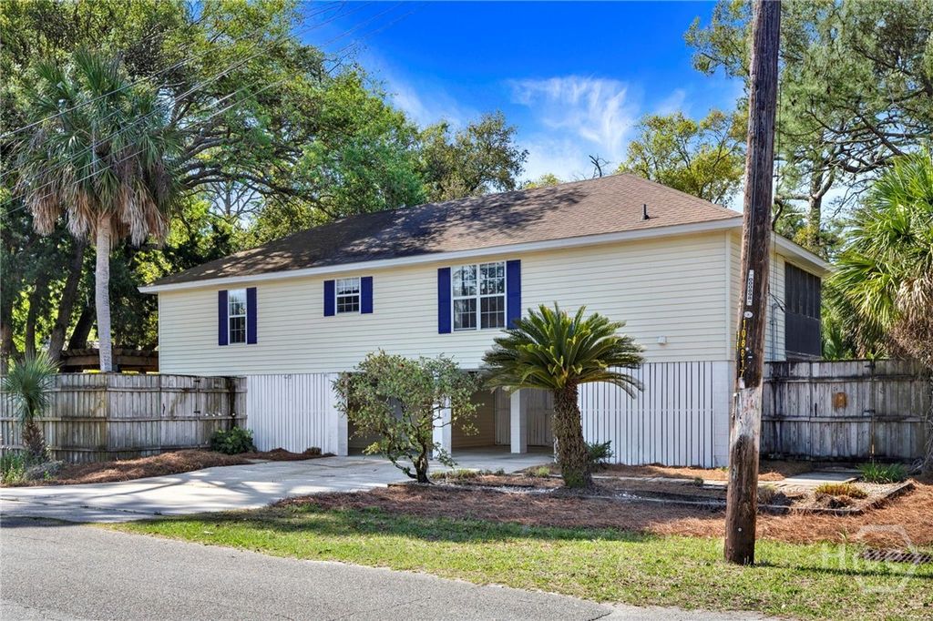 Image 3 of property listing at 403 7th Street, Tybee Island, GA 31328