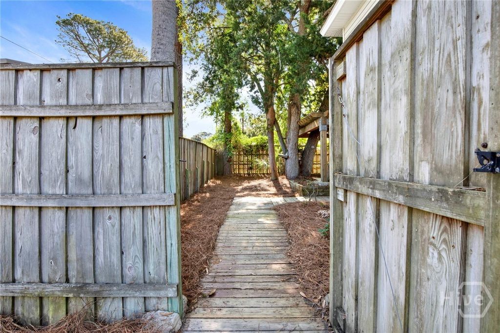 Image 32 of property listing at 403 7th Street, Tybee Island, GA 31328