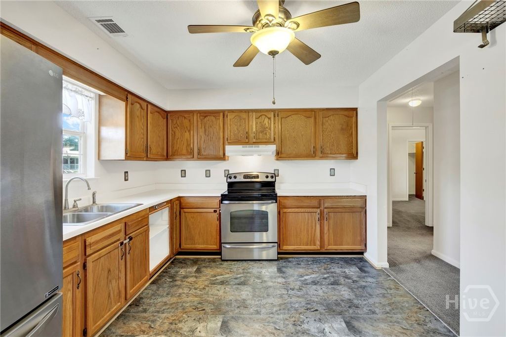 Image 9 of property listing at 403 7th Street, Tybee Island, GA 31328