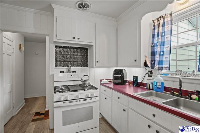 400 Woodland, Marion, SC 29571