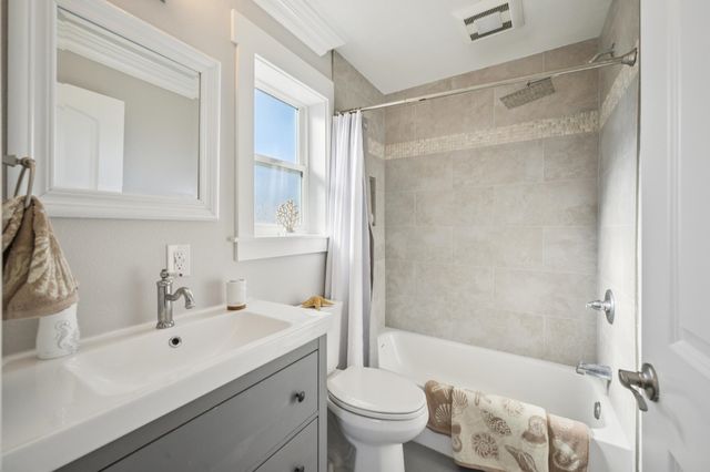 3033 Ellis St B, Berkeley, CA 94703