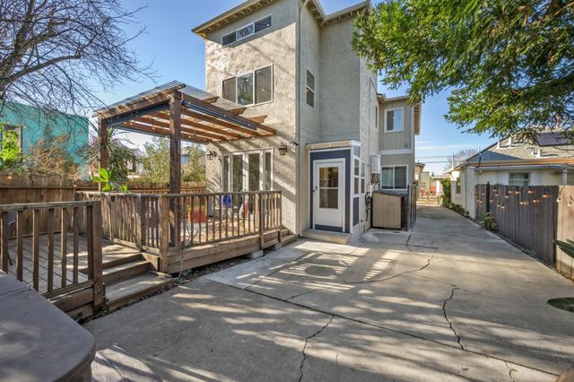 3033 Ellis St B, Berkeley, CA 94703