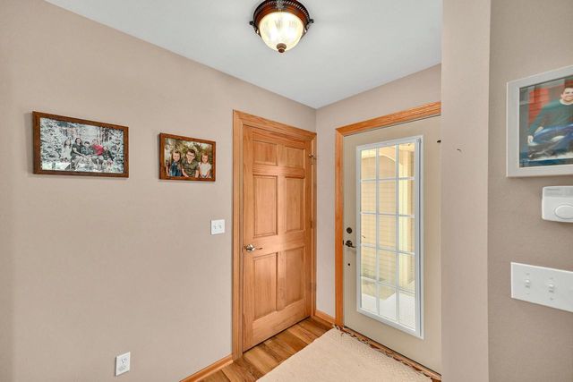 13800 W Prairie LANE, New Berlin, WI 53151