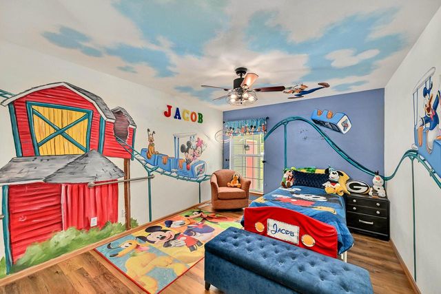 13800 W Prairie LANE, New Berlin, WI 53151