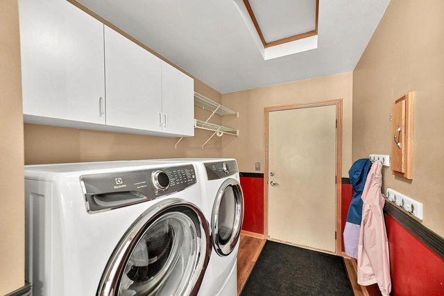 13800 W Prairie LANE, New Berlin, WI 53151