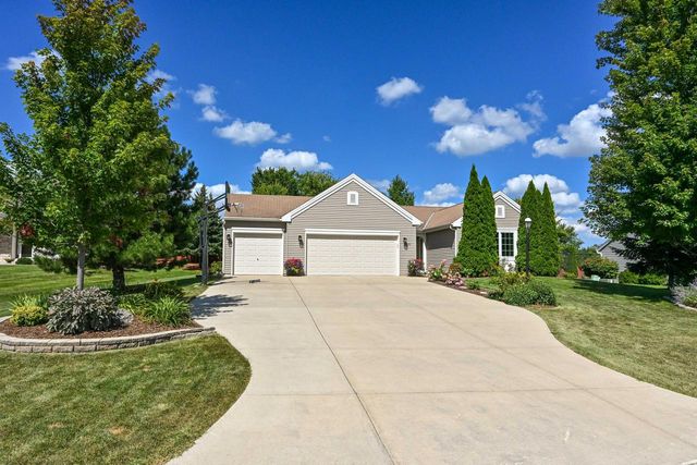 13800 W Prairie LANE, New Berlin, WI 53151