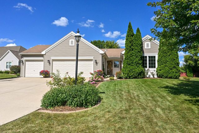 13800 W Prairie LANE, New Berlin, WI 53151