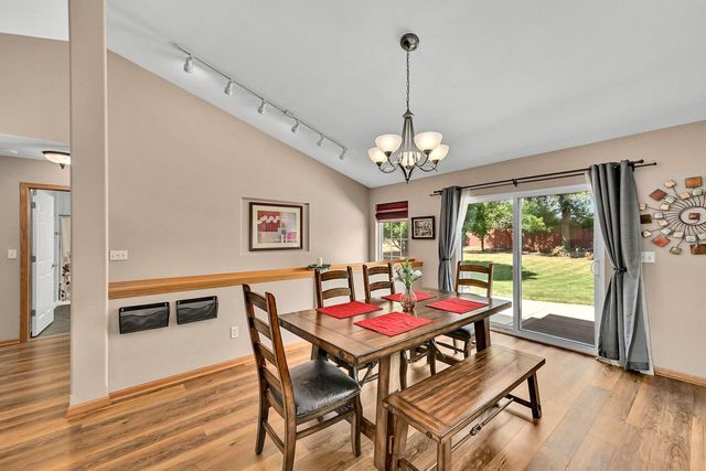 13800 W Prairie LANE, New Berlin, WI 53151