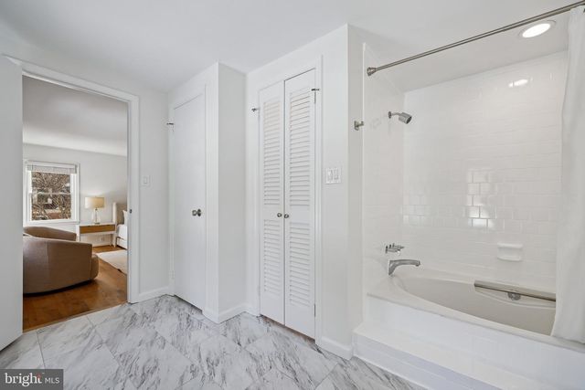 9625 REACH RD, Potomac, MD 20854