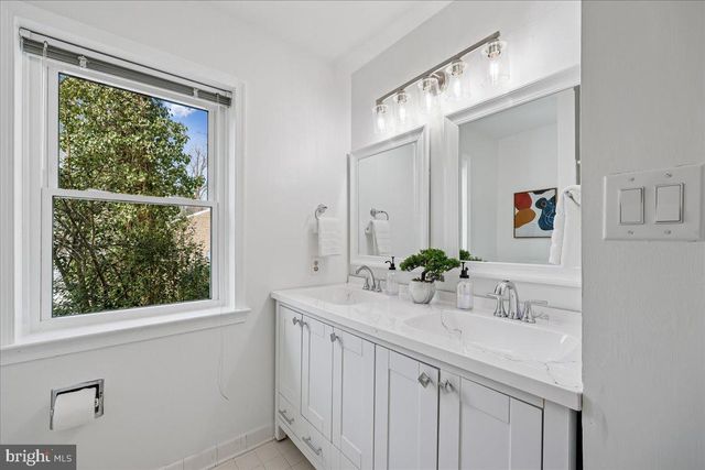 9625 REACH RD, Potomac, MD 20854