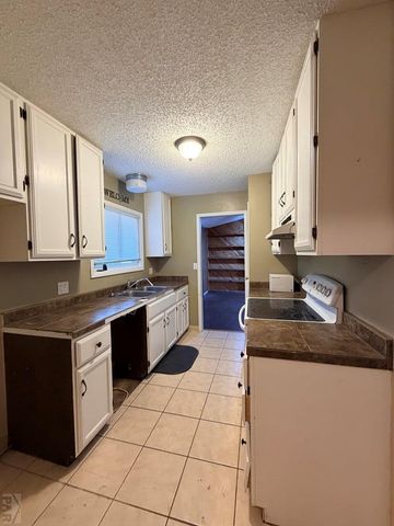 712 S Carrizo Springs Ave, Pueblo West, CO 81007