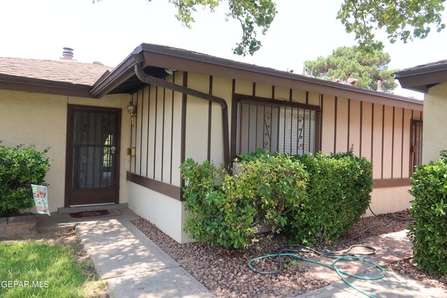 10601 PARK VIEW Circle, El Paso, TX 79935