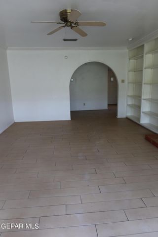 10601 PARK VIEW Circle, El Paso, TX 79935