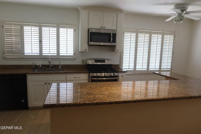 10601 PARK VIEW Circle, El Paso, TX 79935