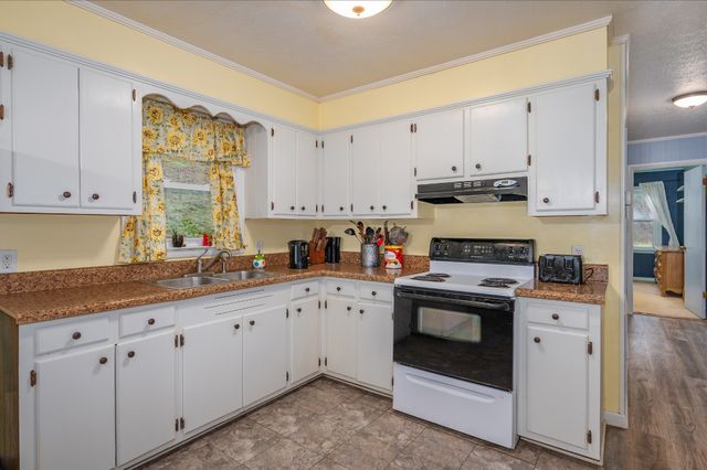 4428 Jennings Creek Hwy, Whitleyville, TN 38588