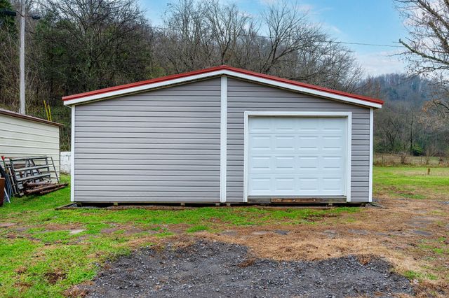 4428 Jennings Creek Hwy, Whitleyville, TN 38588