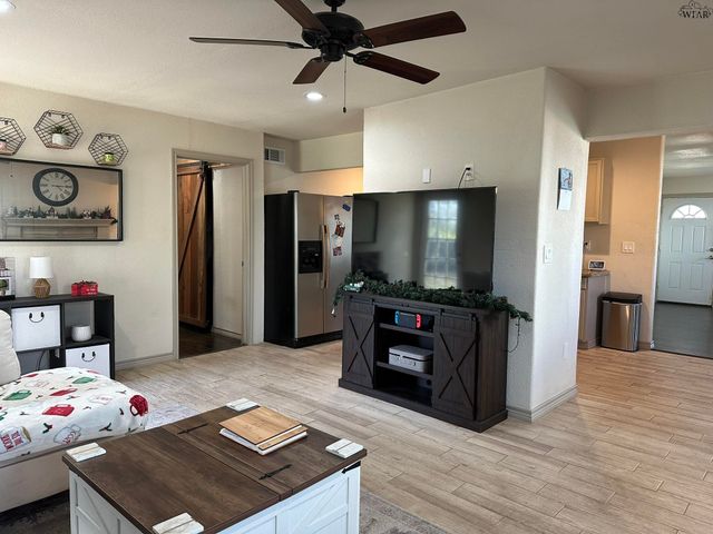 3305 SHERWOOD LANE, Wichita Falls, TX 76308