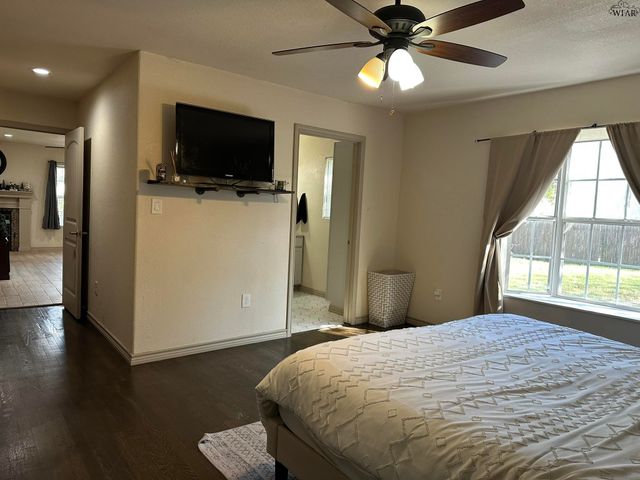 3305 SHERWOOD LANE, Wichita Falls, TX 76308