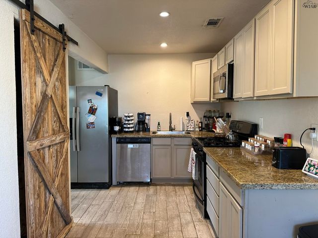 3305 SHERWOOD LANE, Wichita Falls, TX 76308