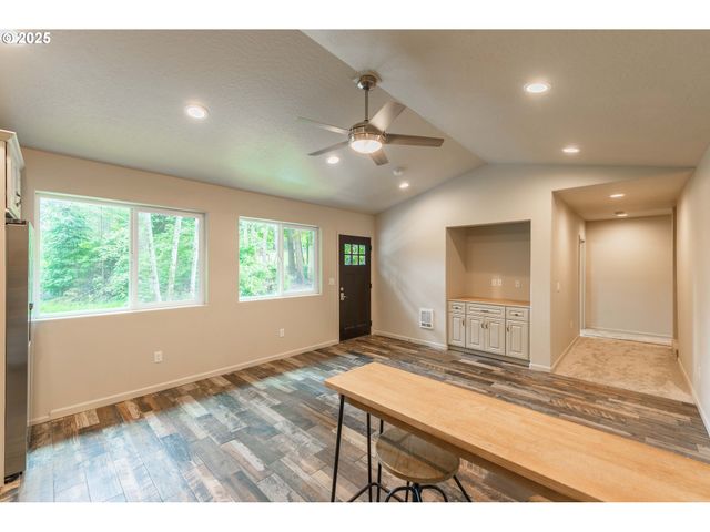 2143 Ash St, North Bend, OR 97459