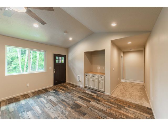 2143 Ash St, North Bend, OR 97459