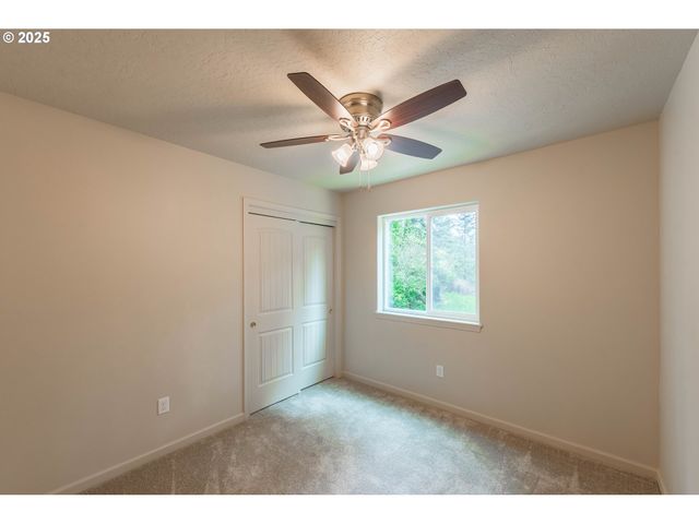 2143 Ash St, North Bend, OR 97459