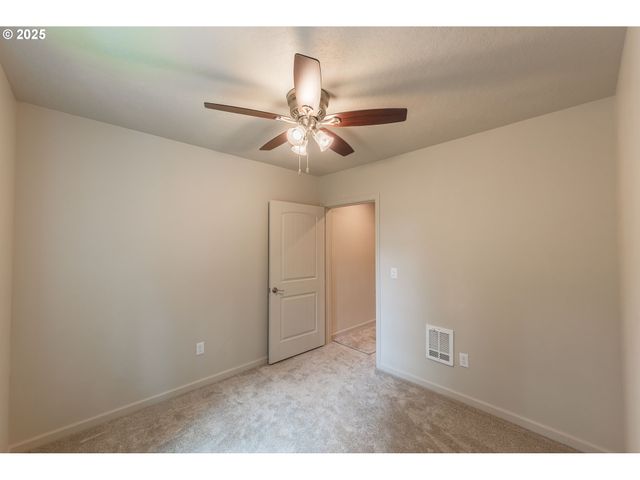 2143 Ash St, North Bend, OR 97459