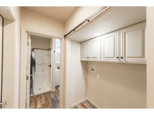 2143 Ash St, North Bend, OR 97459