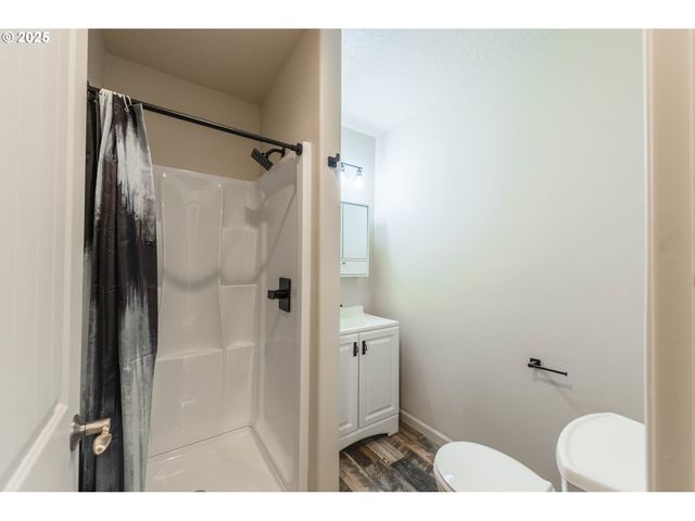 2143 Ash St, North Bend, OR 97459