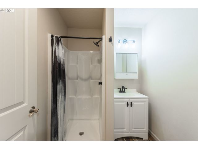 2143 Ash St, North Bend, OR 97459