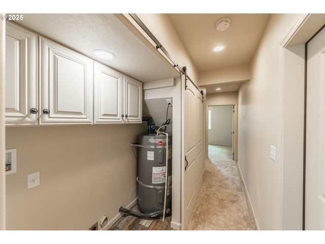 2143 Ash St, North Bend, OR 97459