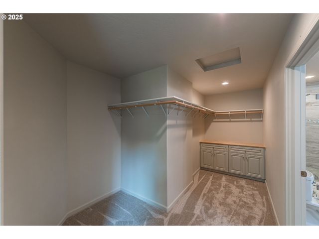 2143 Ash St, North Bend, OR 97459