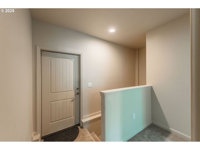 2143 Ash St, North Bend, OR 97459