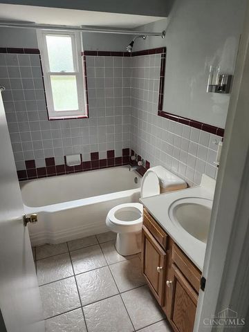 5568 Beechmont Avenue, Cincinnati, OH 45230